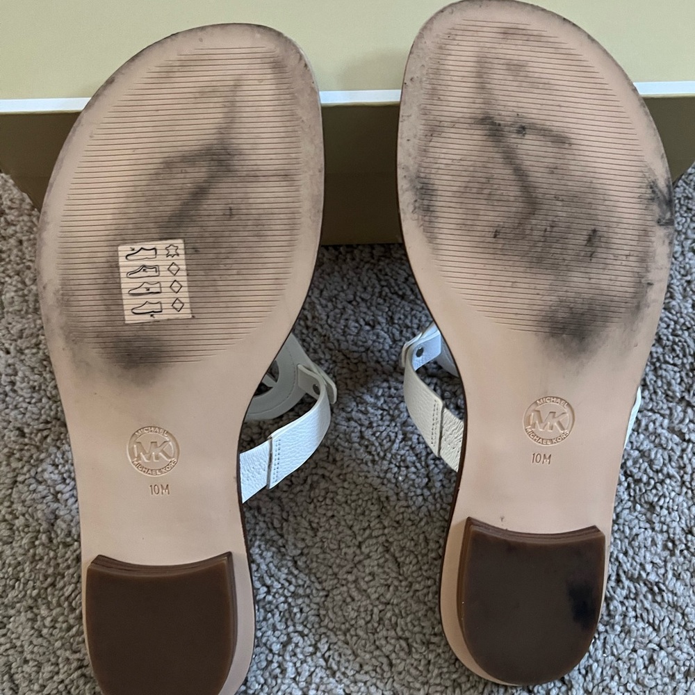 Michael Kors Aubrey Cut Out Thong Sandal size 10 - Picture 5 of 5